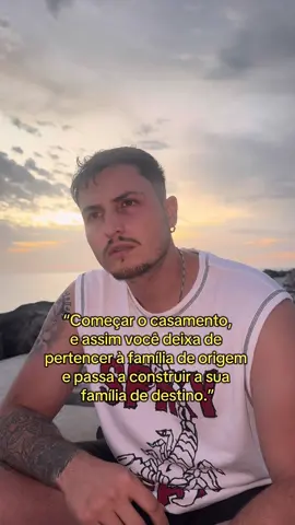 À medida que o tempo passa, os amigos seguem seus próprios caminhos, mas a pessoa que você escolhe amar permanece para dividir o teu destino. A família serve pra te dar raizes, pra te preparar para criar a sua própria família, o parceiro que você escolhe é a sua verdadeira família.