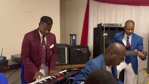 #Uphakame wa halalela