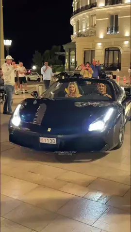 #carro #luxo #Mônaco #video #viraliza 