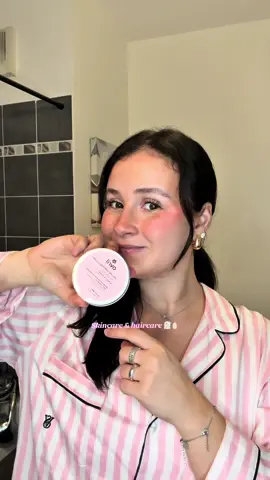 Avec ce froid il faut prendre soin de sa peau et de ses cheveux🧖🏻‍♀️🤍 @Dexeryl Essentiel @Aromazone_officiel @Respirenaturel @Nuxe  *Contient des produits offerts  #hair#skincare#cheveux#soin 