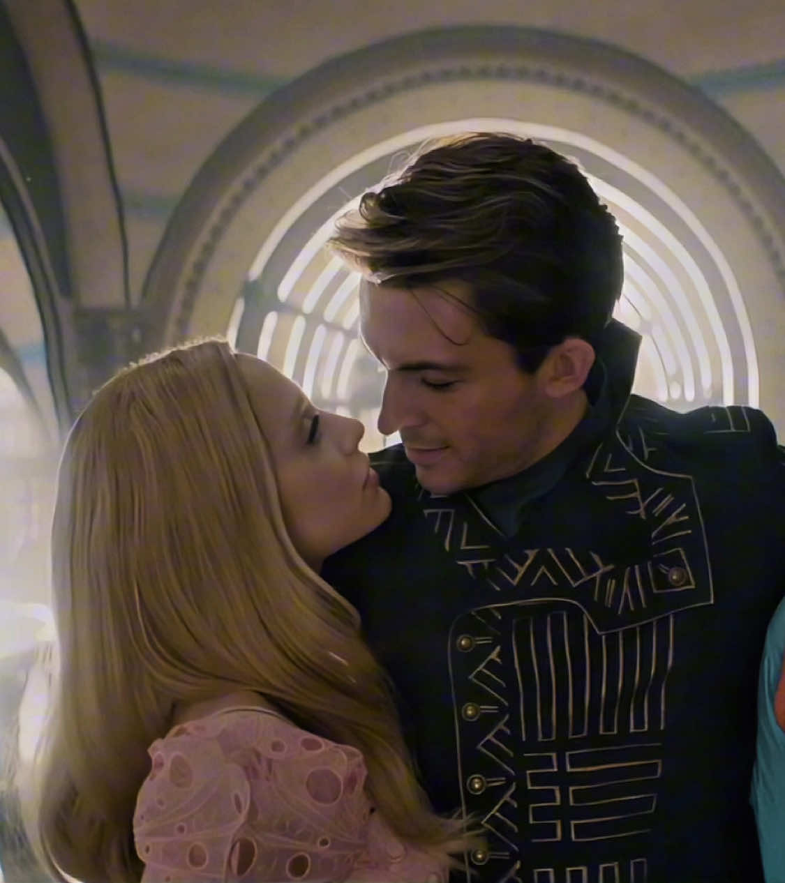 She deserved better. 🥺 | #arianagrande #jonathanbailey #glinda #fiyero #fyp 