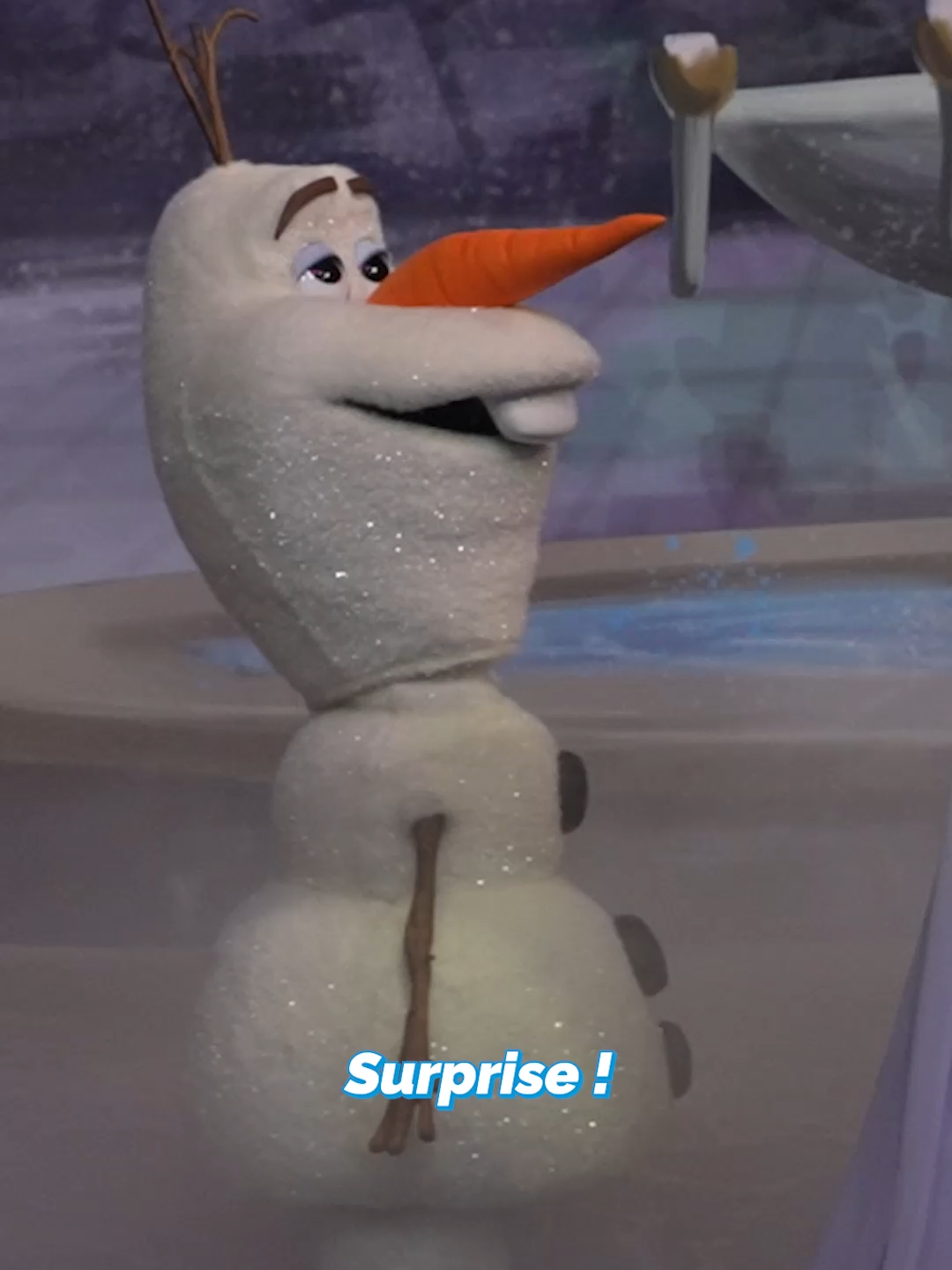 Suivez 👉 @numerama pour anticiper l’avenir ! 🤖 En avant-première à Disneyland Paris, on a pu voir le tout nouveau robot Olaf (créé par Walt Disney Imagineering) interagir avec Elsa et Anna. Un premier aperçu du futur Monde de La Reine des Neiges qui ouvrira le 29 mars 2026 à Disney Adventure World et de la nouvelle génération de personnages “vivants” signés Disney ! 🤗 __ #robot #disney #disneyworld #disneyland #frozen