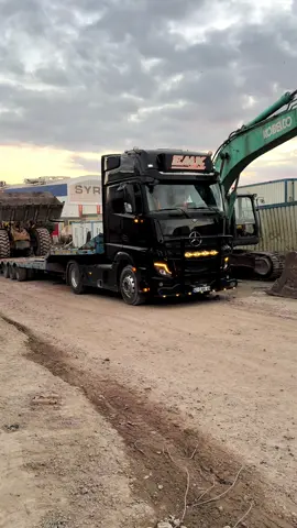#الهشتاقات_للشيوخ #شاحنة_مرسيدس_🇩🇪 #اكتروس_1853 #الوحش_الالماني👑💪 #حمولات_ثقيله 