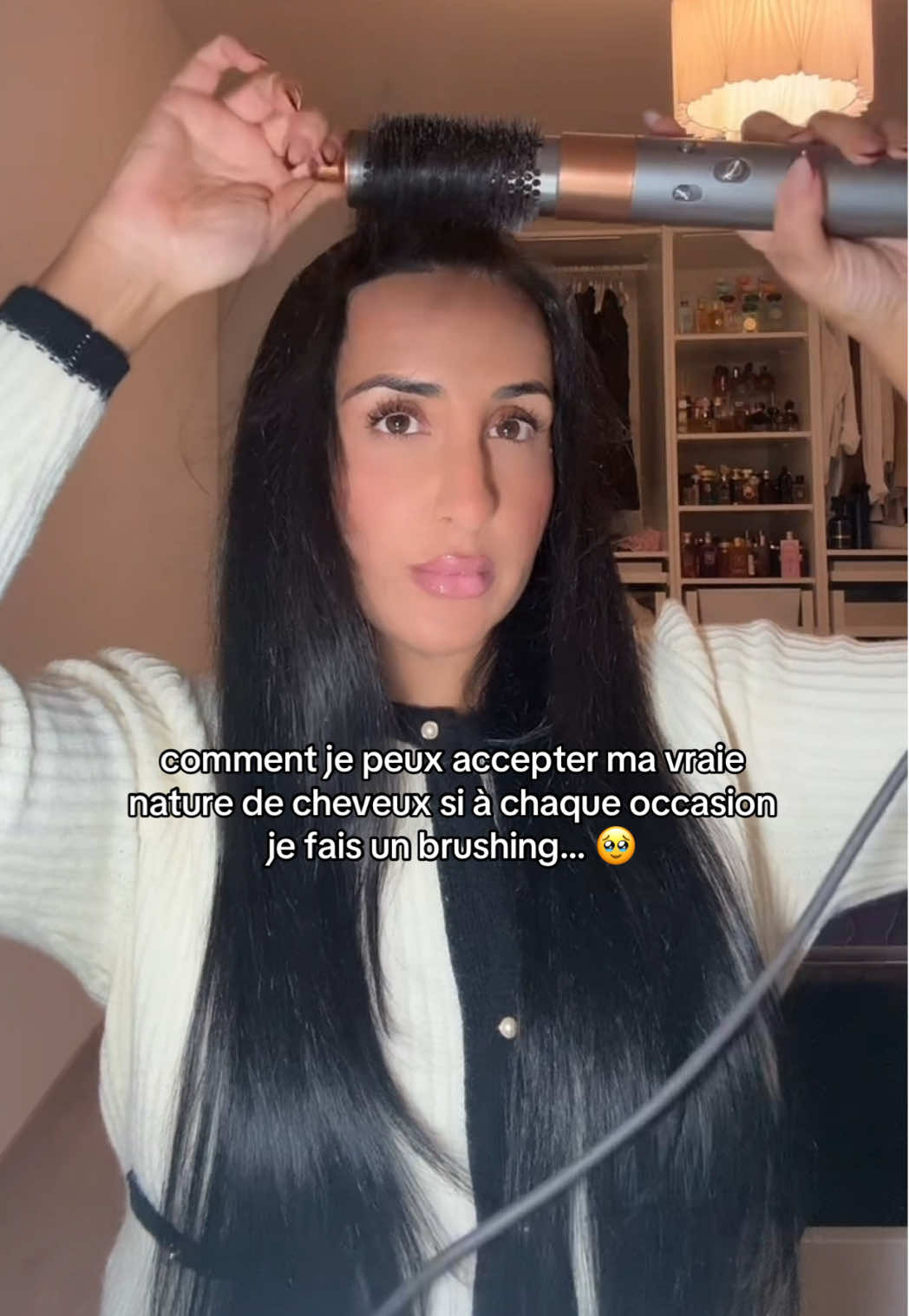 Je devrais tester une routine pour cheveux bouclés ? Donnez moi vos recommandations 💕 Merci @Dyson France d’exister pour tous mes brushings 🤭 #dysonairwrap #dyson 