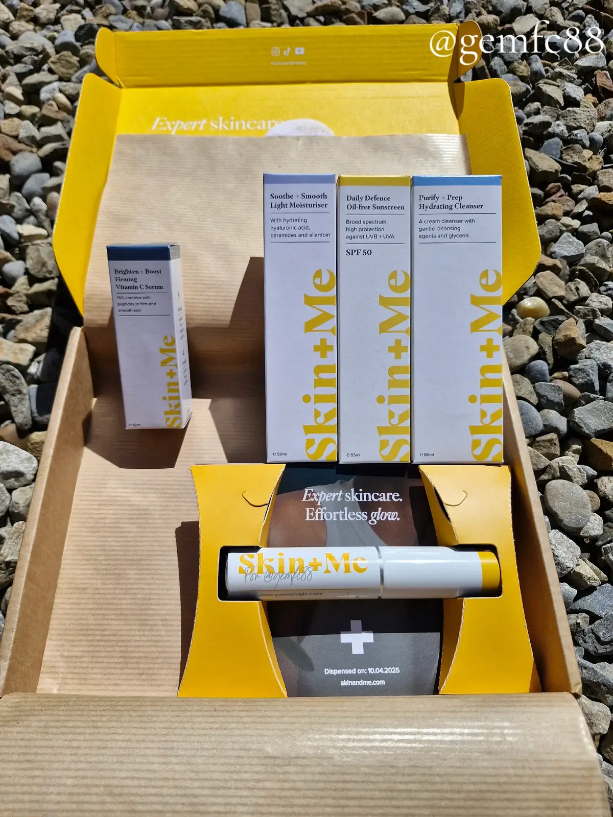 AD : Gifted earlier this year how amazing is this @Skin + Me set? Don't forget you can get your discount by checking out my linktree in my instagram bio #skinandme #ambassador #beauty #skincare #gifted 