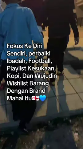 Persib selamanya🏴󠁧󠁢󠁥󠁮󠁧󠁿💙🕊 #football #casualoutfits #persib #bandung #northenwall20 