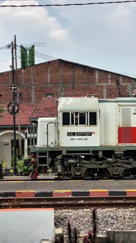 hey..  #keretaapikobong🔥 #keretaapi #railfansindonesia #foryou #fyp 