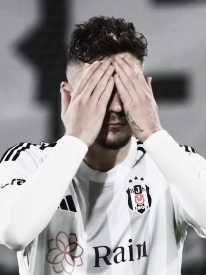 son dakika takımını kurtarmış.. .. #ernestmuci #besiktas #trabzonspor #fyp #golll