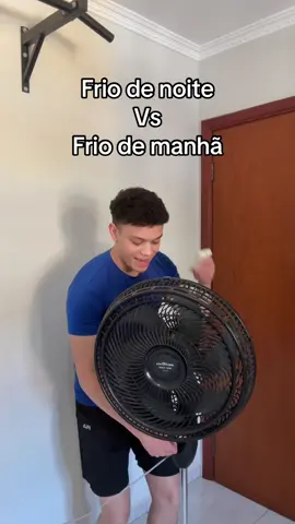 Frio de manhã é tão ruim😢 ib: @ColeCake 