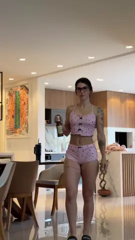 Bora tomar uma cerveja 🍺  #cerveja #amor #linda #emcasa #fyp 