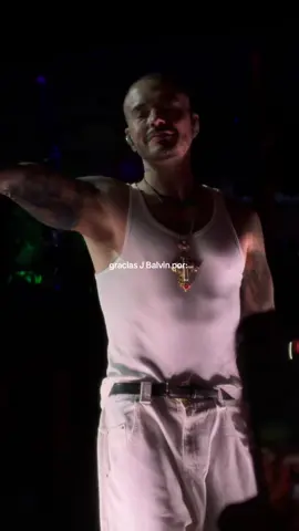 Hasta sentí que te quedé debiendo, fue irreaaaal.❤️‍🔥 #flowfest2025 #cocacolaflowfest #jbalvin #parati #fyp 