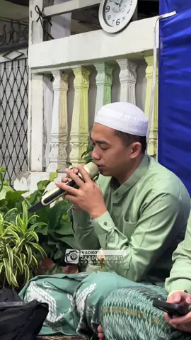 Pengajian dan memperingati Maulid Nabi Besar Muhammad SAW di Majlis Ta'lim Hidayatul Ikhwan Telkom, Bukit Duri Tebet dibawah naungan Majlis Ta'lim dan Dzikir ZAADUL MUSLIM. #zaadulmuslim #hadrohzm #behereorbeblindforever #hadrohzaadulmuslim #maulid 