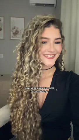 Descoloreeeeee kkkkk #meme #loira #cabelocacheado #cacheadas 