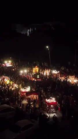 🏮【北港心 媽祖情】🏮 北港朝天宮正三媽南都巡歷回宮安座大典的最後一天 北港的大家在短時間內號召了上百人，出動了十幾頂轎子 在北港的盛事當中，大家井然有序的做好控管，不會發生對鎖，或相較不樂觀的場面，可以看到北港人滿滿的團結，直到半夜，一心為北港媽祖服務的態度與心境 獻給所有參與這場盛事的人員 大家辛苦了💪💪💪 #南都巡歷 #北港朝天宮 #北港同鄉聯誼轎班團 #YC studio影像工作室