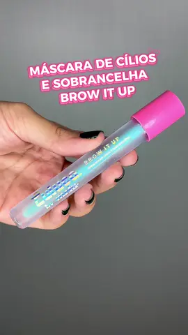 Vocês já conhecem a máscara de cílios e sobrancelhas de @Luluca 🩷 By Melu? 👀  A Brow It Up So Cristal é perfeita pra quem ama aquele acabamento natural, mas que dura o dia I-N-T-E-I-R-O. E o melhor: além de deixar tudo no lugar, ele ainda cuida e nutre os fios. Demais, né?! 💖 E aí… já garantiu a sua?  #luluca #melu #beauty #BeautyTok #sobrancelhas 