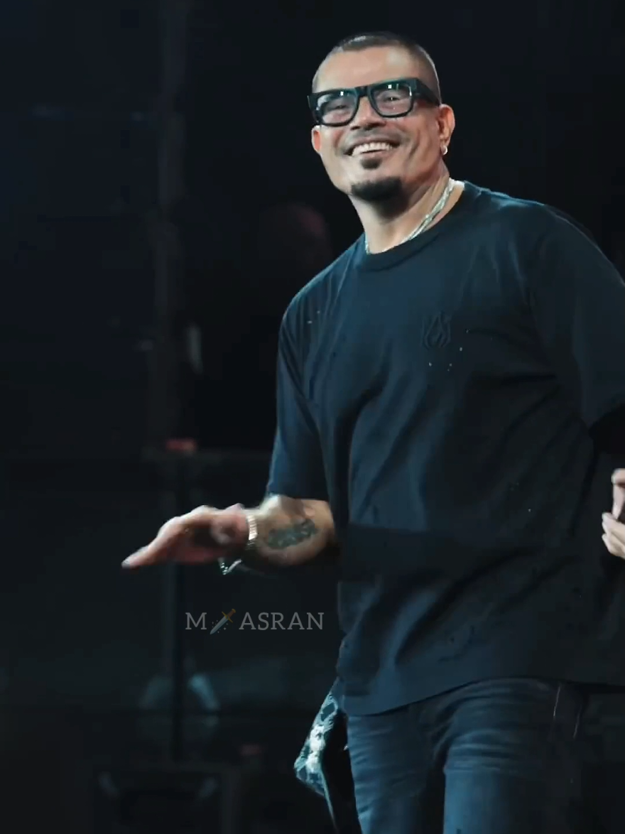 #موسيقى #عمرو_دياب  #amrdiab #الهضبه_العشق🎩👌  #تصميم_فيديوهات🎶🎤🎬  موسيقى اغنيه عودوني  @Amr Diab 