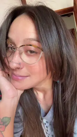 🙃❤️‍🩹 Un proceso largo ha sido el mío 😅 Pero les juro que estoy aprendiendo más que demasiado 🤍✨ Creciendo y viendo como puedo yo hacer los cambios en mi para ser más feliz 🤍🥰 Es lo importante no? El trabajo real, es el interno, con unx #YoSoyAsi #AmorPropio #artistalatina #poplatino #musicaparaelalma 