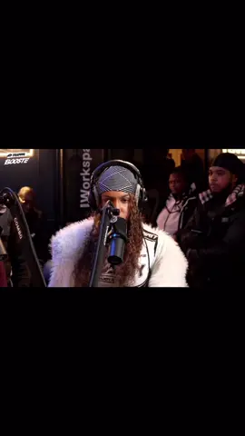 Petit freestyle pour la sortie du projet de mon frangin @Udeyfa chez @Frapppe. ⚡️ 