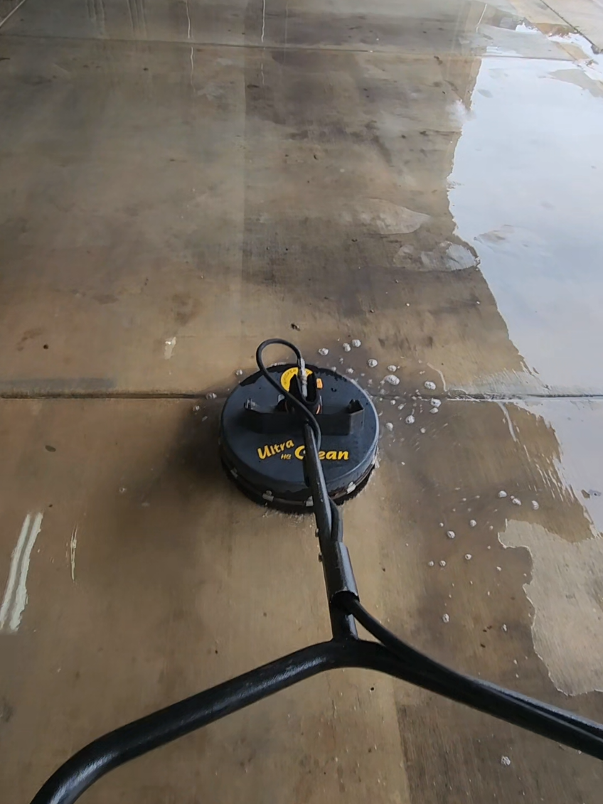 daddy long legs 🕷 for dayyssss #exteriorcleaning #pressurewashing #fypシ 