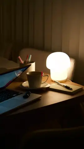 I really want to sleep too, but if I'm not writing, I'm reading. How can I find the time to sleep when all I see in my dreams is my unfinished draft? 😭😭😭 #CapCut #indieauthors #booklovers #writersoftiktok #BookTok 