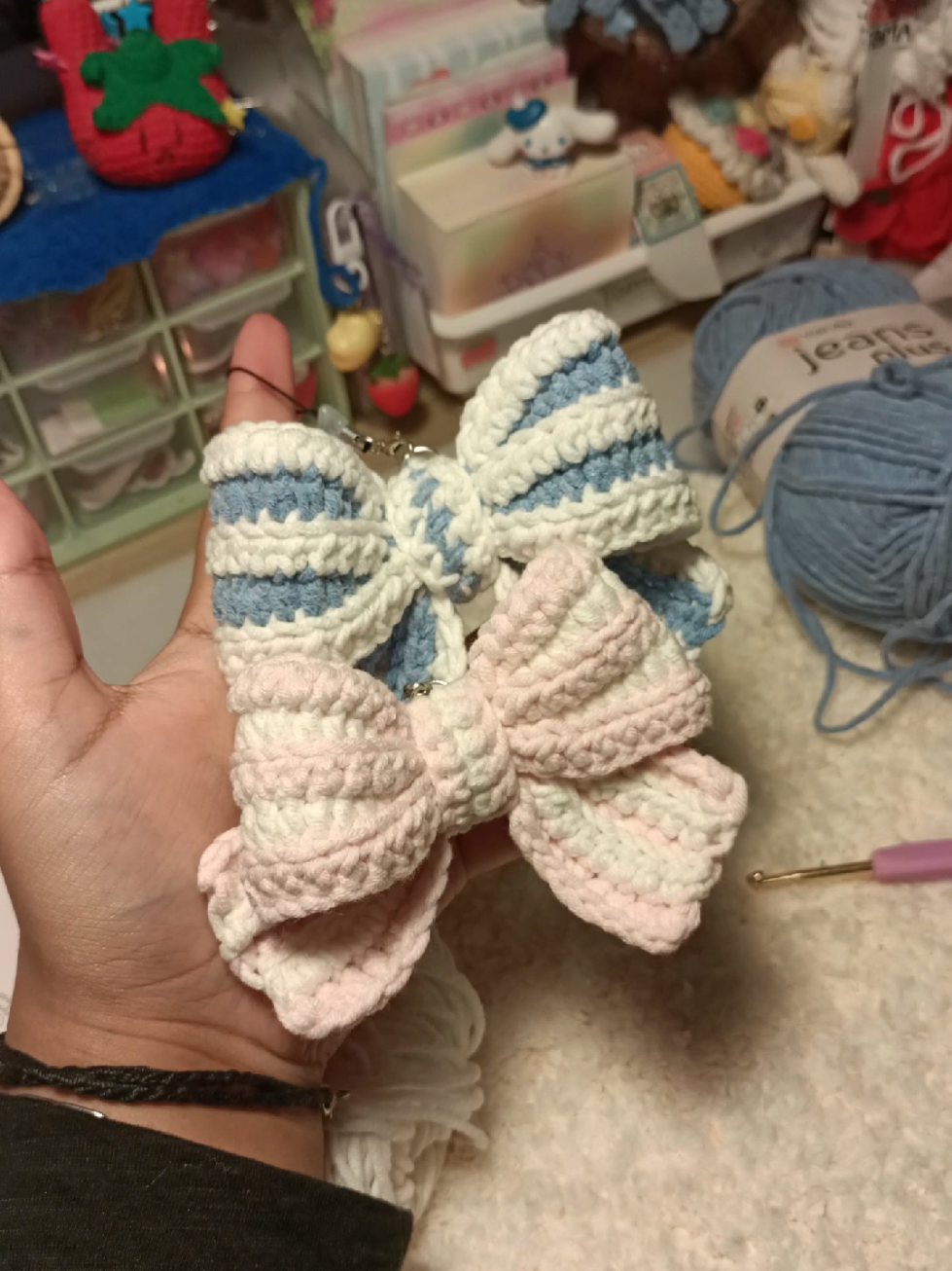 طريقة الفيونكه المخططه✨ #توما_كروشيه🍅 #toma_crochet🍅 #كروشيهاتي #fyp #explore 