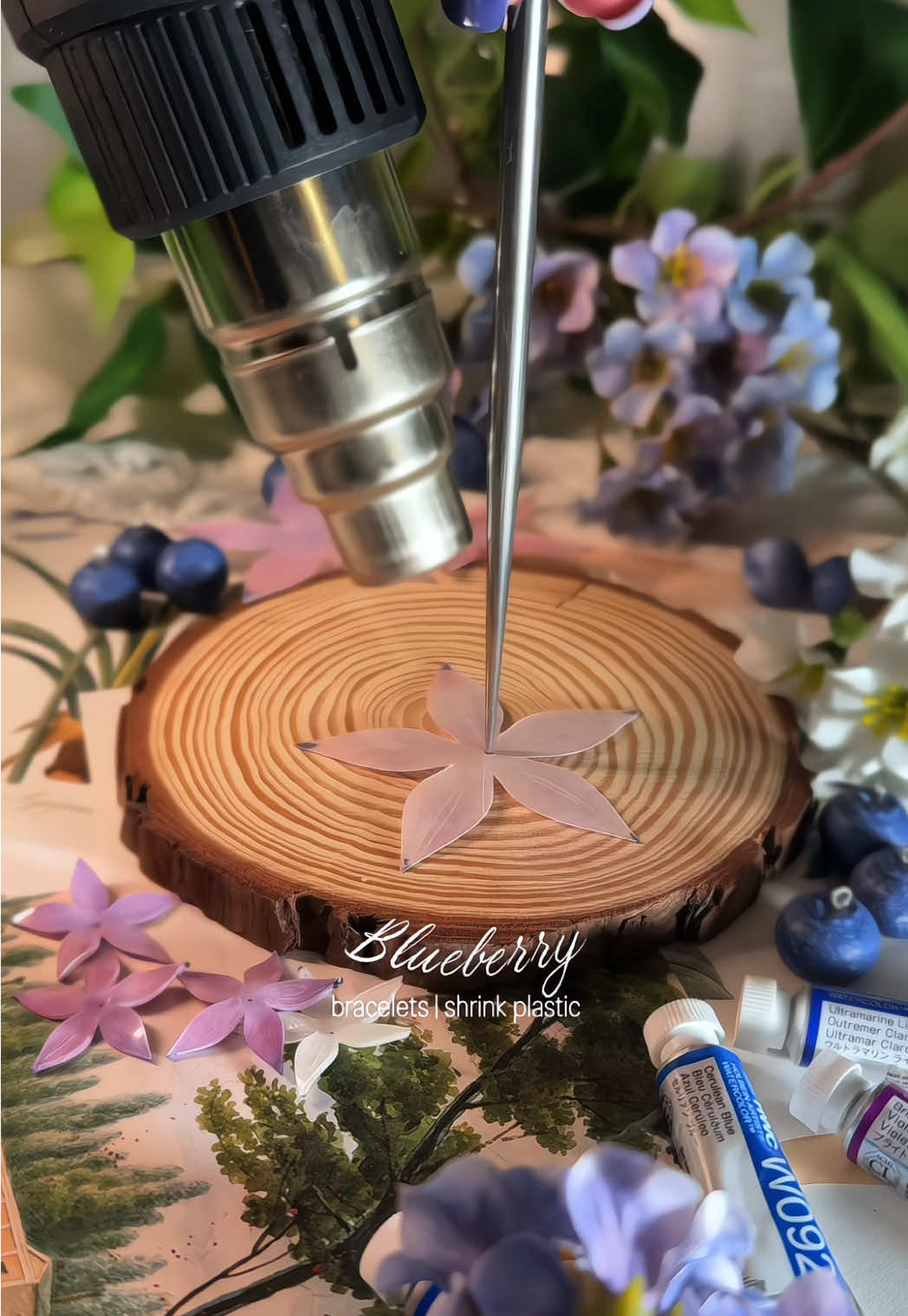 Midnight Blueberry Garden bracelets💙 I coated the berries with UV resin from @Resiners_official all the links are in my bio! #shrinkplastic #handmade #bracelet #blueberry 