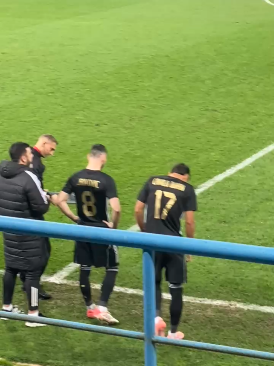 Niyədə yoxda brat😅#fyppppppppppppppppppppppp#qarabağfk#qarabağfk💙🤍#napoli#keşfetedüş 