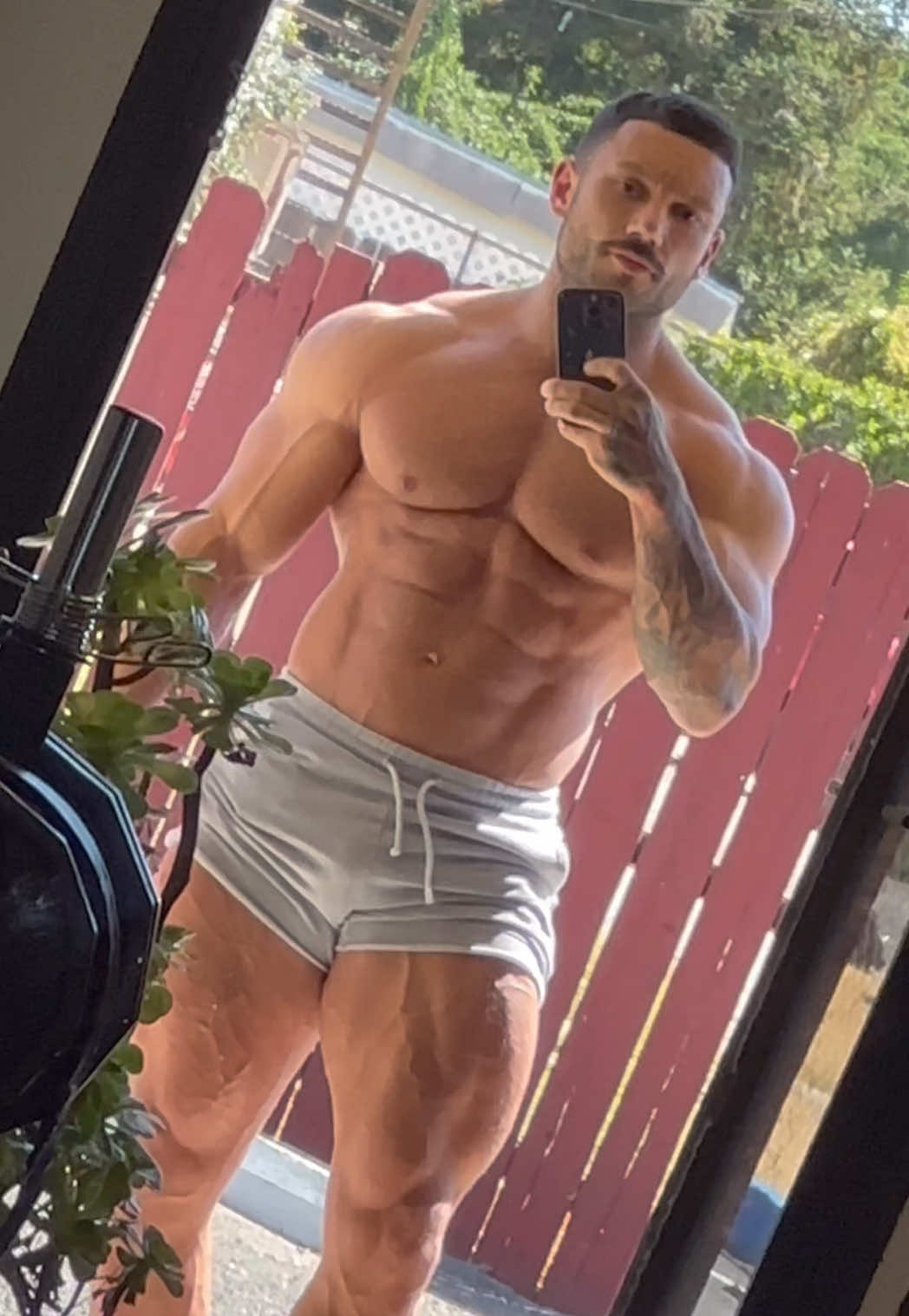 Do re meeeee #fyp #fitnessmodel #gym #legday #GymTok 