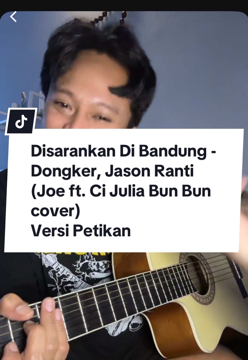 Asik banget bangun pagi langsung jamming sama @Ci Jul Bun Bun 🥰❤️. Izin cover lagu kerennya kakk @Dongker @Jason Ranti 😍🫶🏼🙏🏻. Lagu: Disarankan Di Bandung - Dongker dan Jason Ranti (Joe Python ft. Ci Julia Bun Bun cover) Versi Petikan Gitar Nylon. Gitar: AR-NC 01 @Artisan Guitar Indonesia . Senar: REXER Black Brass Classic Nylon @REXER Strings . Kaos: @ARTSN.CO . #disarankandibandung #dongker #jasonranti #fyp 