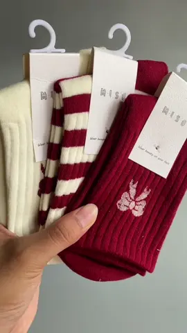 Cutieee❤️🤍#socks #redsocks #giftideas #christmasgift #holidayseason 