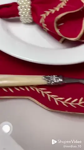 NATAL 🎄 🎄🎄🎄🧑‍🎄🪅#fyd uma olhada em Kit Jogo Americano 8 Pçs Souplats Mesa De 4 Lugares Mesa Posta Guardanapo Supla Sousplat por R$59,90 - R$69,99. Compre na Shopee agora! https://s.shopee.com.br/6AdSbSvGGk #tiktok #foryou #live 