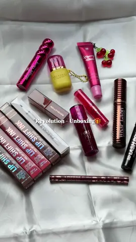 @Makeup Revolution Package Unboxing 🎀 #ad #RevGen #gifted #makeuprevolution #unboxing 