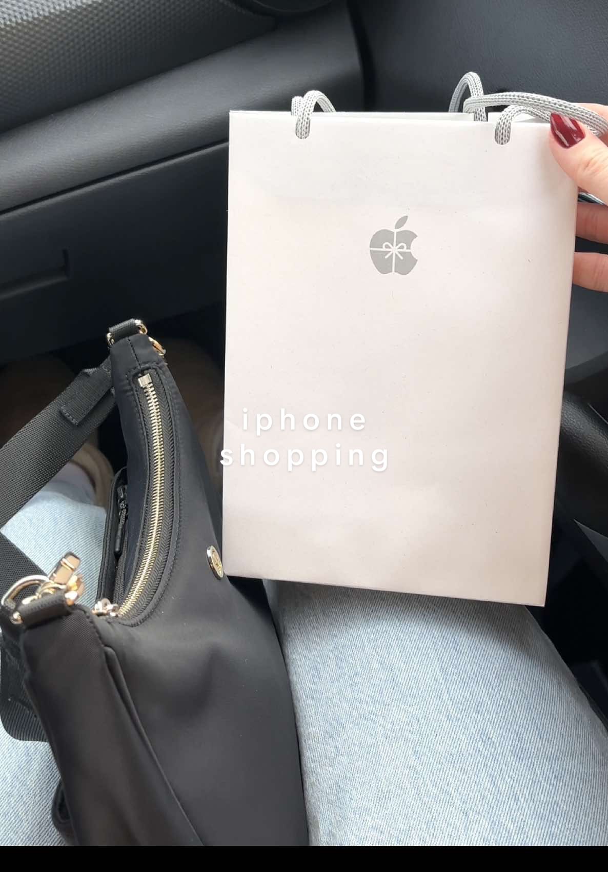 come with me to get the iphone 17 🤍 bought myself a birthday gift today! #iphone17 #newiphone #applestore #shopwithme #shoppingvlog 