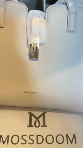 #กระเป๋า #กระเป๋าmoosdoom #กระเป๋าสะพายข้าง #กระเป๋าแฟชั่น #กระเป๋าผู้หญิง 