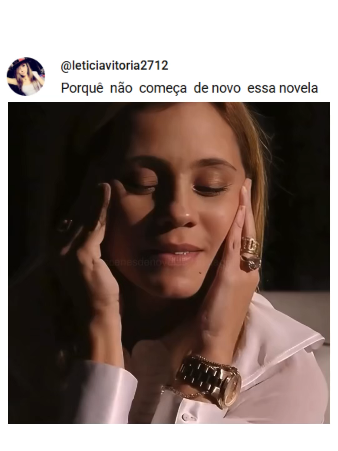 Avenida Brasil conta a história de Rita, uma menina que perde o pai e é abandonada no lixão pela madrasta Carminha, que finge ser uma mulher religiosa, mas na verdade é ambiciosa e manipuladora. Anos depois, Rita volta com o nome de Nina, determinada a se vingar da mulher que destruiu sua vida. #CenasQueMarcaram #NovelaRaiz #MulheresDeNovela #foryoupage