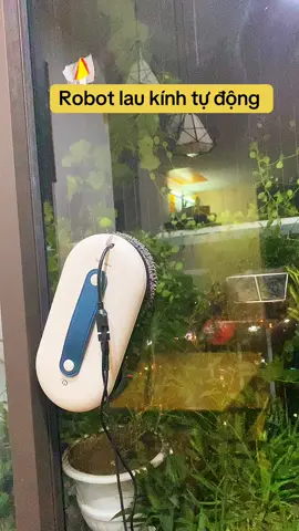 Robot lau kính tự động #robotlaukinhtuphunnuoc #robotlaukinh #robotlaukinhtudong #laukinhnhacaotang #robotlaukinhthongminh 