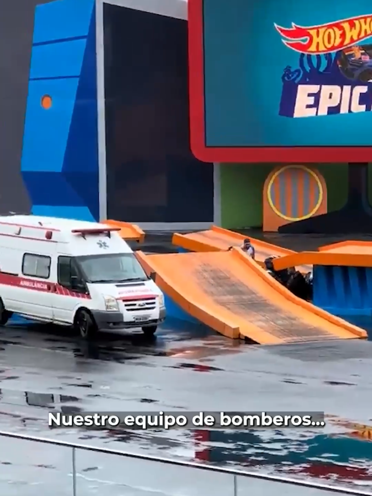 El piloto Lurrique Ferrari falleció después de estrellarse contra una rampa durante el Hot Wheels Show del parque Beto Carrero, en la costa norte de Santa Catarina, Brasil. #Latinus #InformaciónParaTi