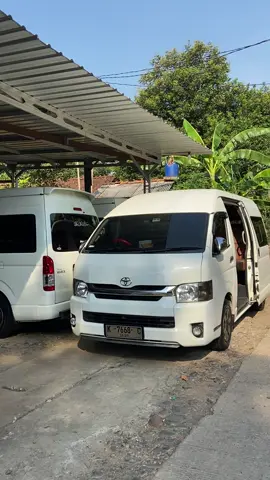 Balik garasi langsung cuci bersih.... Commuter seat 14 jok nyaman full karaoke ready boloooooo Armada nyaman supir ramah lingkungan Tanya2 rsv boleh dm/wa di bio yeeee #sewahiacejepara #jasatransportasi #fyp #birowisata #sewamobiljepara 