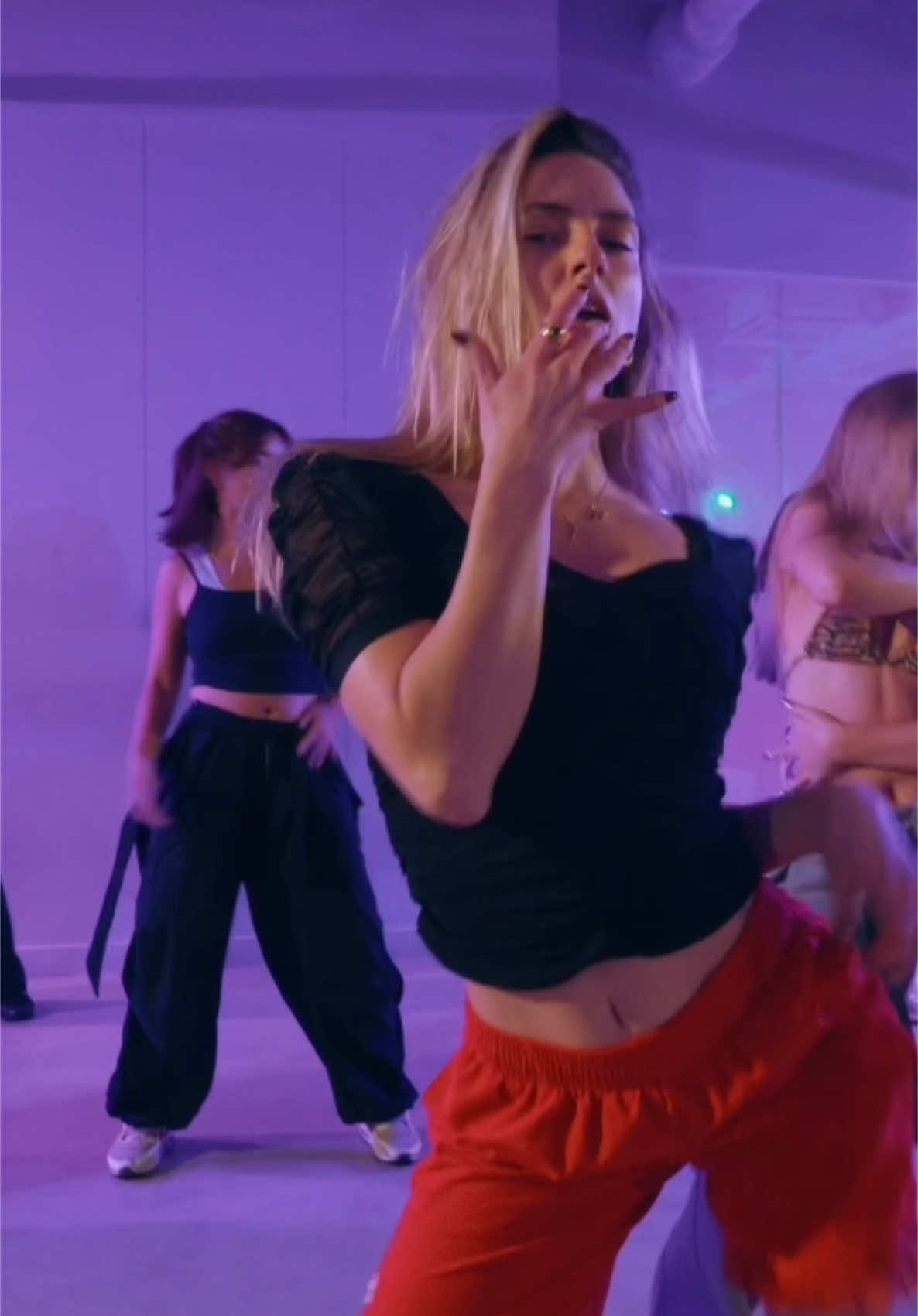 Roma? Choreo: @shona wilson artist: @June Freedom 