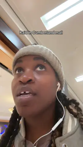 They raided Cumberland mall today, mainly the kiosks #fyp #raid #mall #shopping 