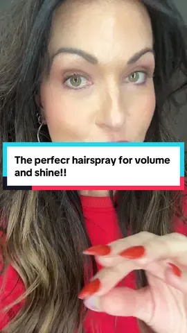 Going from clean girl to big curls can be hard here’s my pro tip!! @SexyHair #hairspray #shinyhair #volumehair #hairhacks #hairhack 