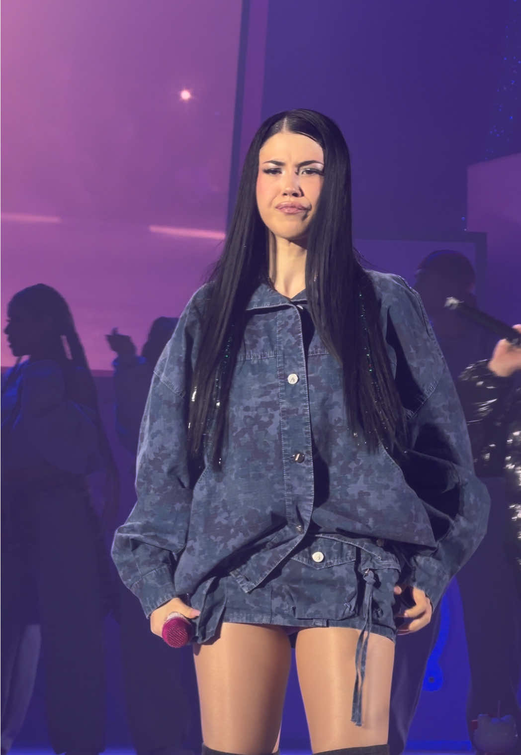 wesh Rhove @ANNA @rhovelaprovinceofficial  #anna #rhove #Milano #concerto #live  Petit Fou Fou Milano Forum  Anna Rhove 