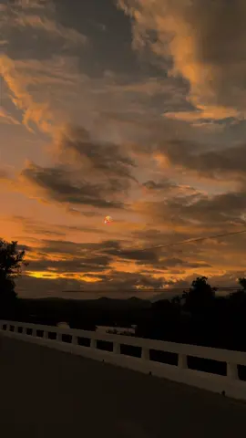 Besos al aire #fypparaestados🎧🎶❤️😌😌😌