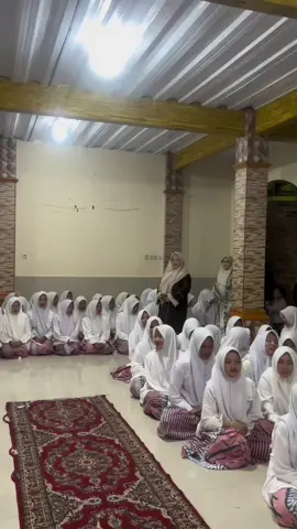 selamat hari guru , guru adalah orang tua kedua kami#fyp #harigurunasional #guruku #santri 