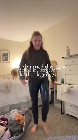 So I thrifted these spanx leggings thinking I could make them work…idk who on earth could make these work. I sound like Donald the Duck trying to walk ahahahahaha #spanx 