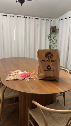 let’s decorate for Friendsgiving 🫶🏼✨ banner from @elenabannerboutique 🤍 . . #fyppppppppppppppppppppppp #friendsgiving #jayortiz #pinterestaesthetic #tablesetting 