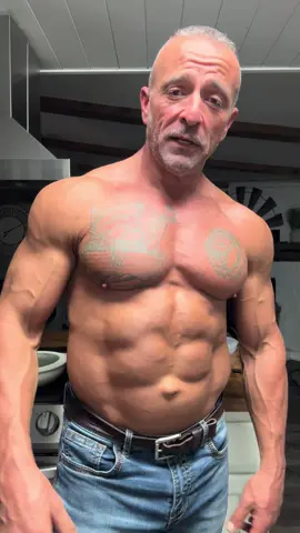 🔥 Level up your kitchen game! 🔥 In this video I’m putting the Astercook 20-Piece Nonstick Cookware Set to work — and let me tell you… this attachable handle system is a GAME-CHANGER. 👀🍳 Space saver. Easy clean. Nonstick. Oven-safe. AND the handles pop on and off like nothing. Perfect for meal prep, lean-bulk cooking, or just keeping your kitchen looking sharp. If you’ve been wanting cookware that actually makes life easier… THIS is it. 🙌 #kitchengadgets #cookware #homecooking #mealprep #BlackFriday