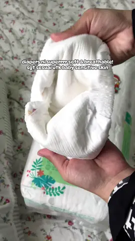 dah banyak brand diapers mommy try, offspring paling best. dia nipis je tapi tak pernah bocor. mmg berbaloi dgn harga. material dia pon superrrr soft & breathable. #offspring #diapersbaby #diaperbaby #barangbaby #checklistbarangbabynewborn 
