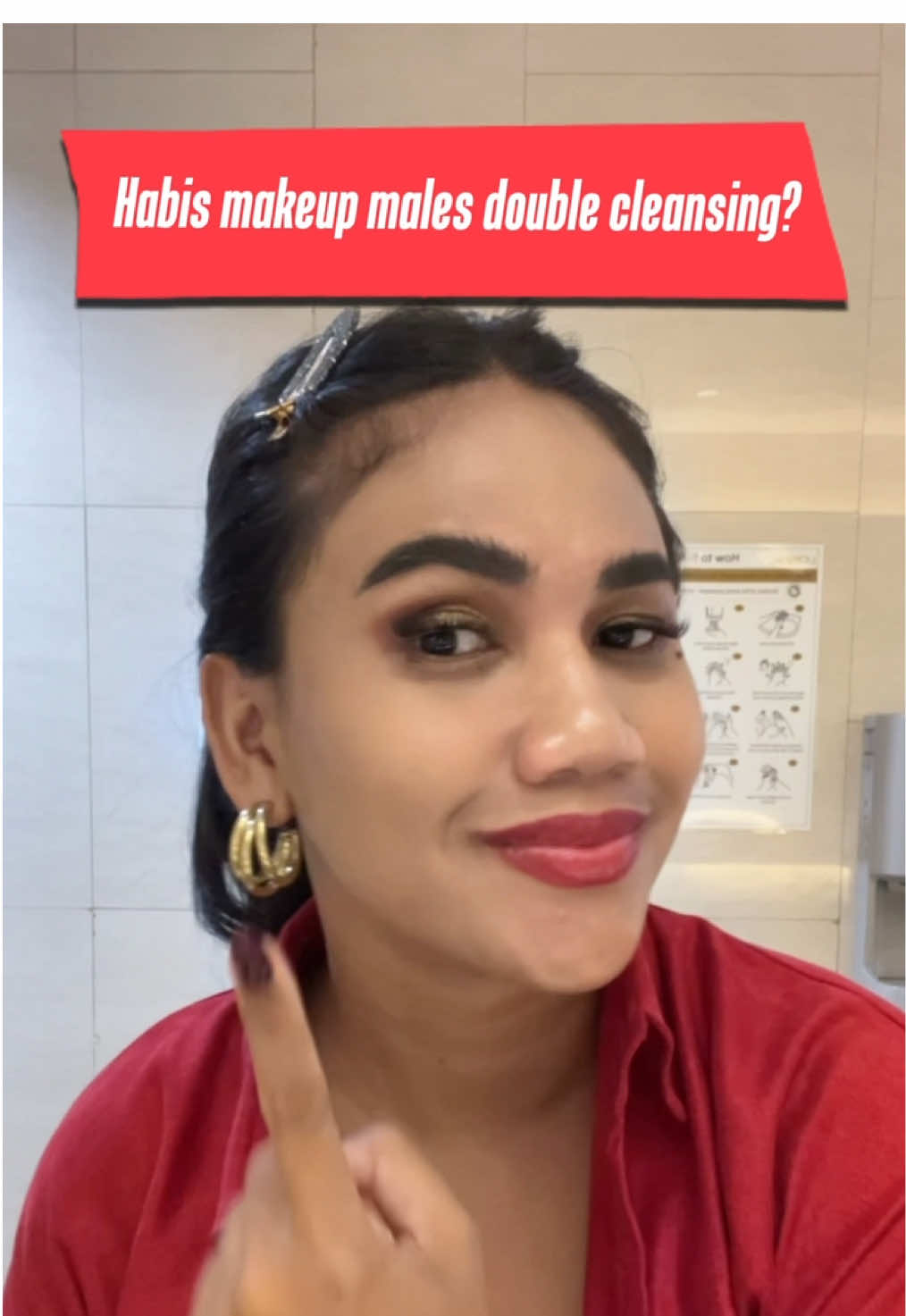 Facial wash yang bantu hapus kotoran, debu, residu makeup, dan SPF? Ultra Facial Barrier Cleanser jawabannya! 🤩 Dengan tekstur cream-to-foam facial wash ini bantu jaga skin barrier kamu 😉 Yuk, checkout sekarang di Kiehl’s Special Payday dan dapatkan extra complimentary-nya ❤️✨ #facialcleanser #facewash #cleanser #kiehls #kiehlsid