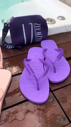 🛍️ Kit chinelo Luiza Liz e necessaire bolsa de mão pequena kit dia a dia blogueira ~De R$ 59,00~ 💥 *Por R$ 27,90* 🛒 Compre aqui 👉 https://s.shopee.com.br/60K2cyWtPf?share_channel_code=2 ⚠️ *Promoção sujeita à alteração de preço e estoque do site*